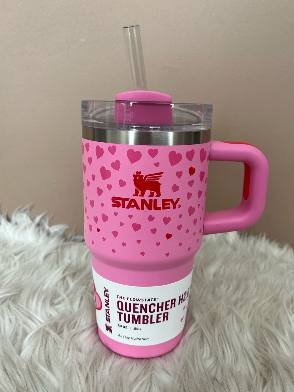 {Stanley} The Quencher H2.0 FlowState Tumbler 20 oz in Sweet Hearts Pink - NWT